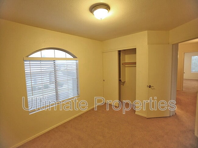 Building Photo - 15212 N 90th Ave