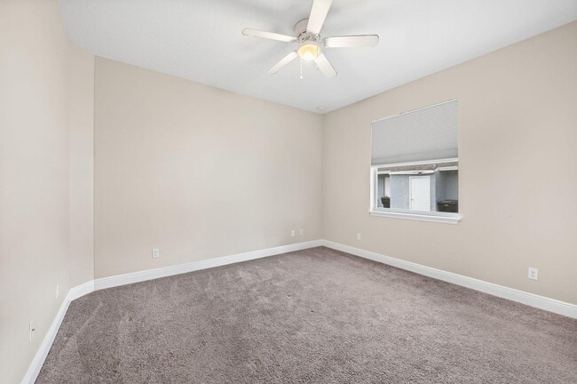 Building Photo - 1411 SW Hackensack Ave