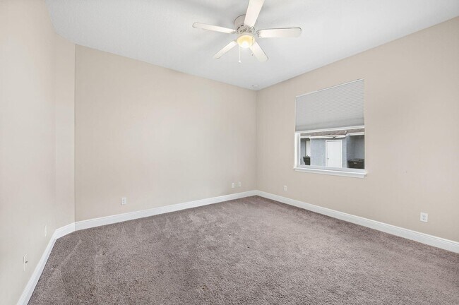 Building Photo - 1411 SW Hackensack Ave