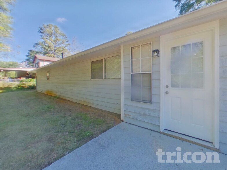 Building Photo - 4621 Cedar Brook Dr SE