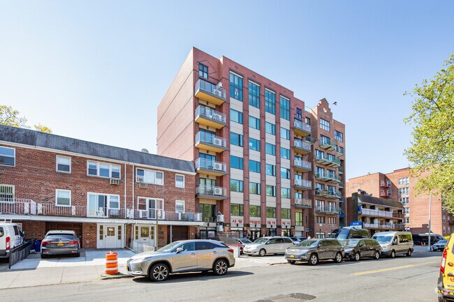 Primary Photo - Buckingham Apartments