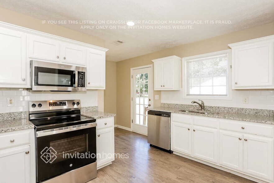 Building Photo - 260 Dreamland Cir