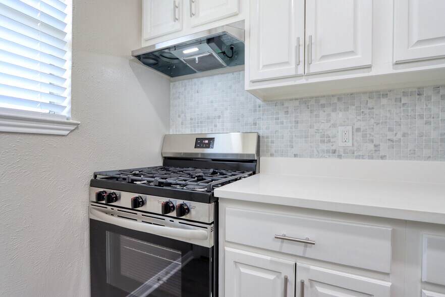 Building Photo - 2005 Interurban Blvd