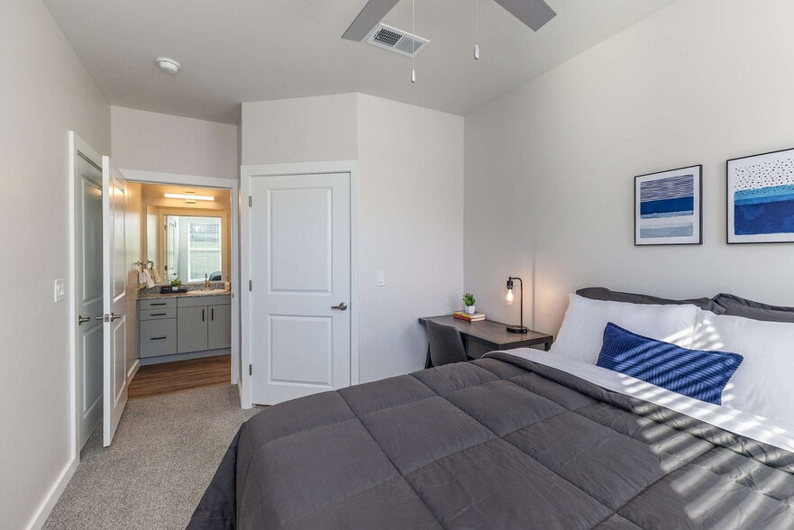 Building Photo - 1001 Marshall Ave