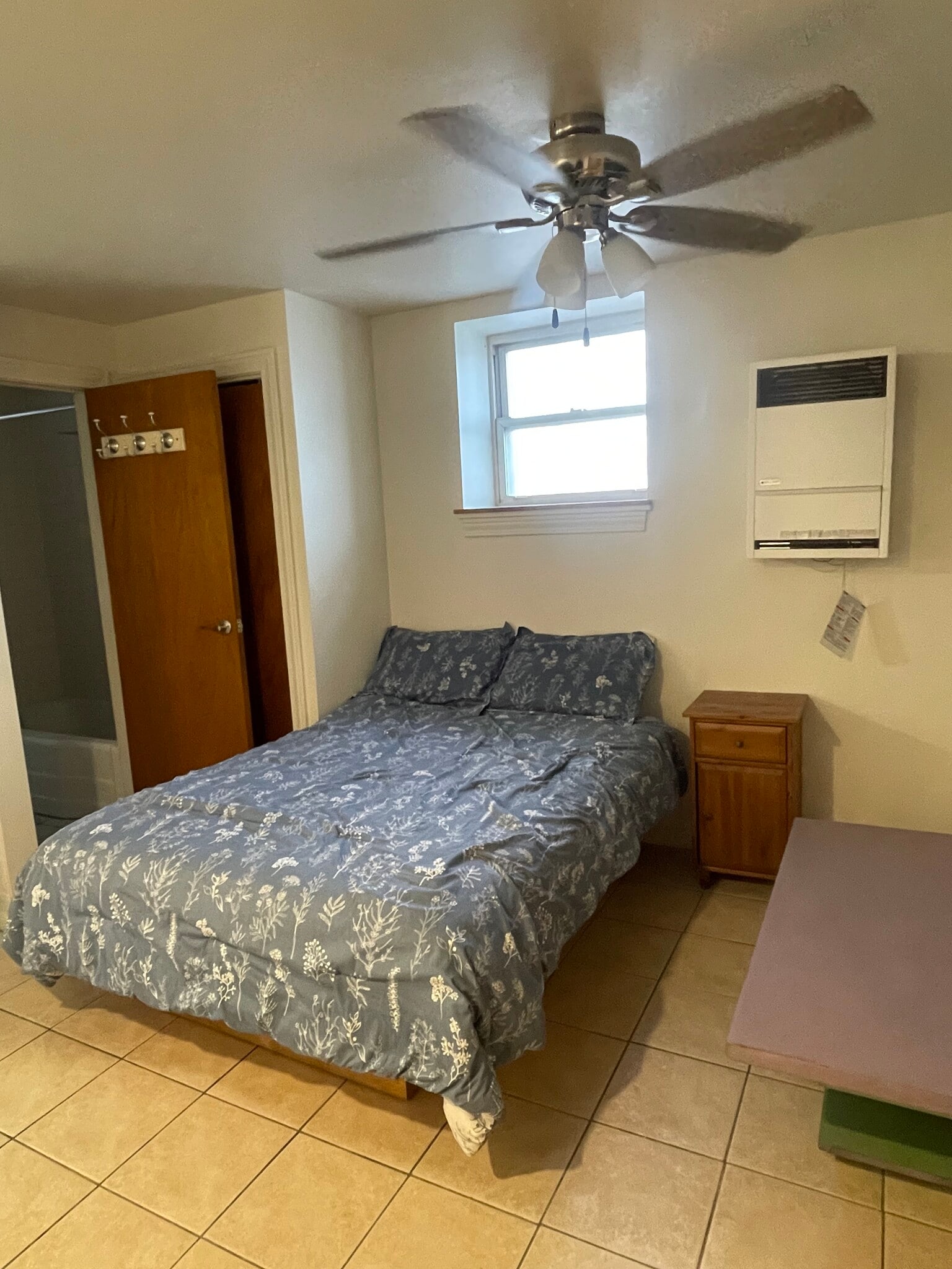 Building Photo - 440 E 42nd St