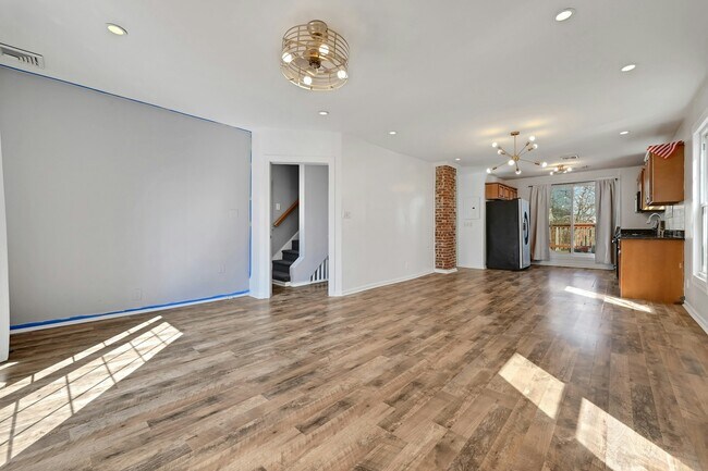 Building Photo - 30 Columbia Terrace