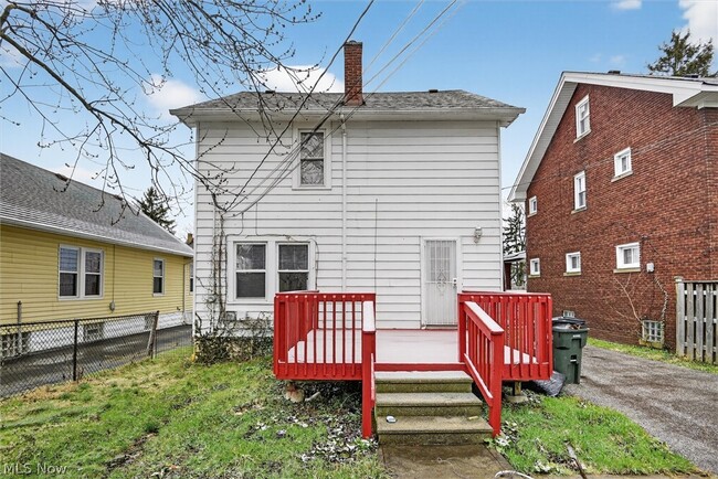 Building Photo - 12912 Maplerow Ave