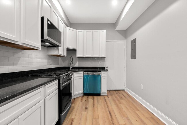 Primary Photo - 226 N Collington Ave