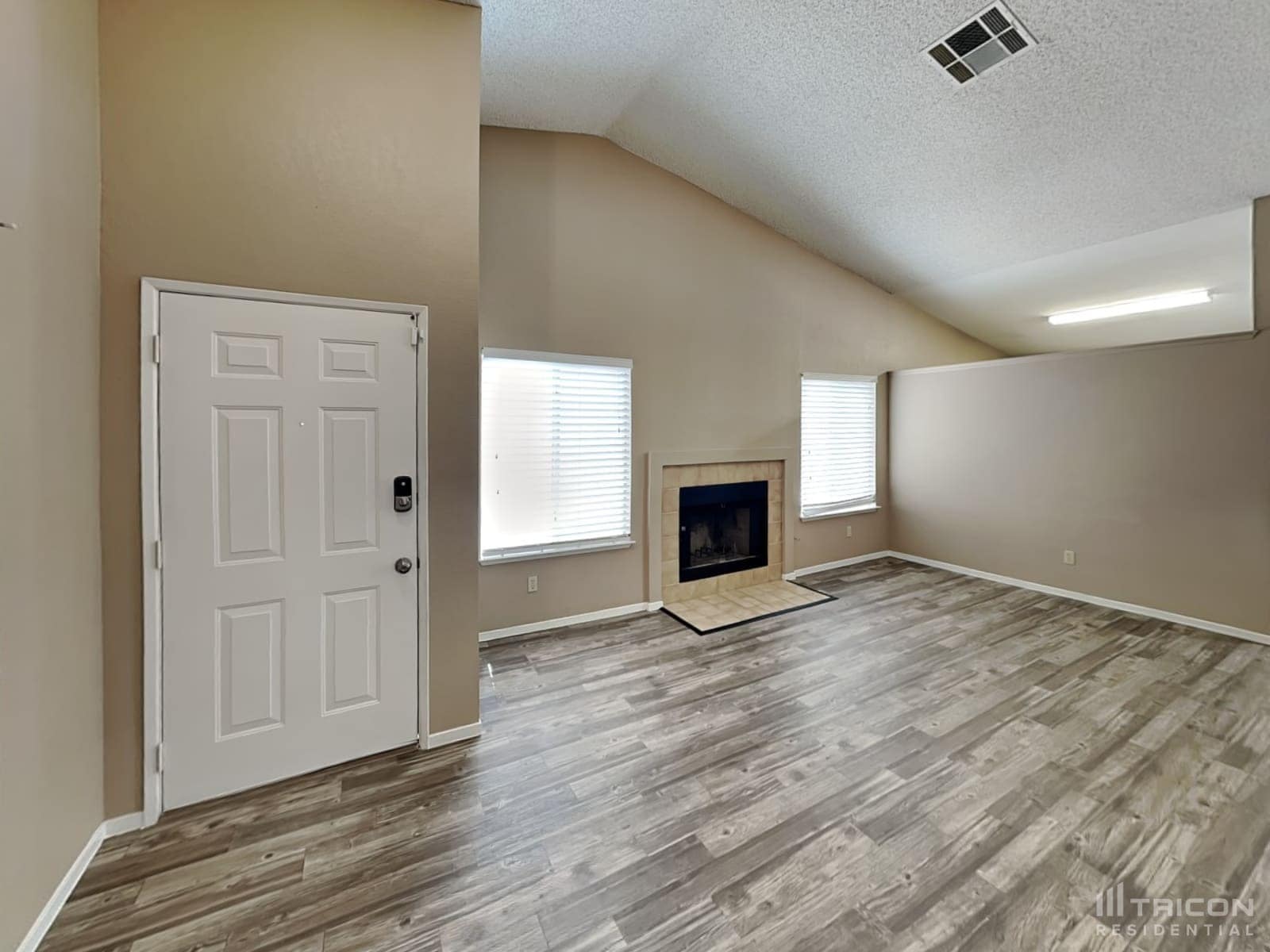 Building Photo - 733 Reagan Dr
