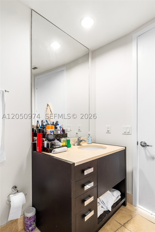 Building Photo - 18201 Collins Ave