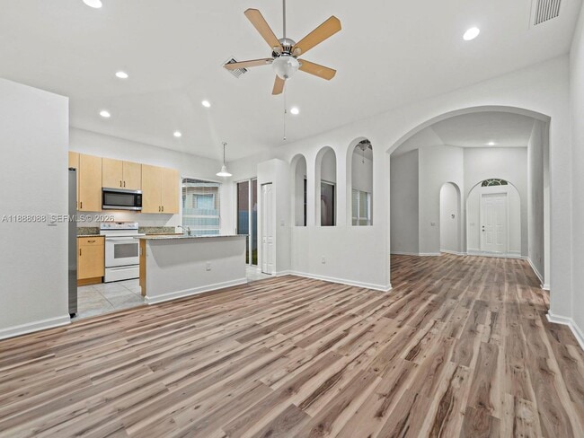 Building Photo - 2247 Portofino Ave