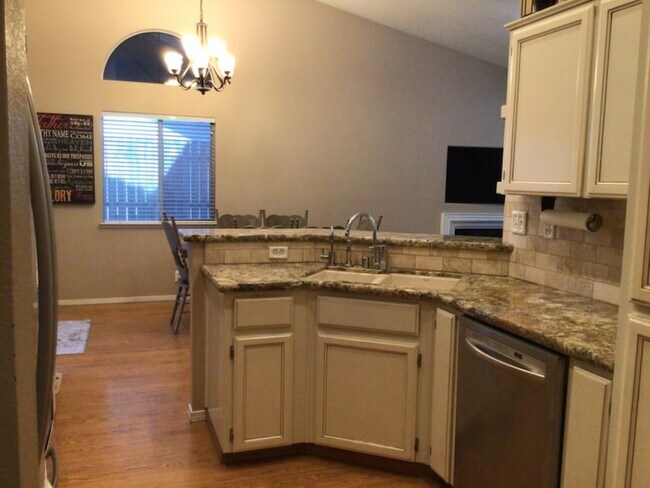 Building Photo - 1555 Morgan Dr