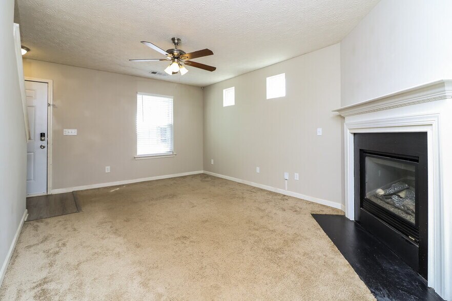 Building Photo - 141 Oak Grove Pl