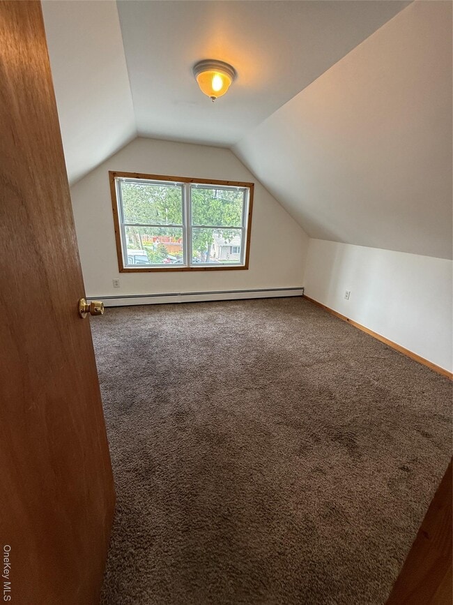 Building Photo - 121 Rose Dr