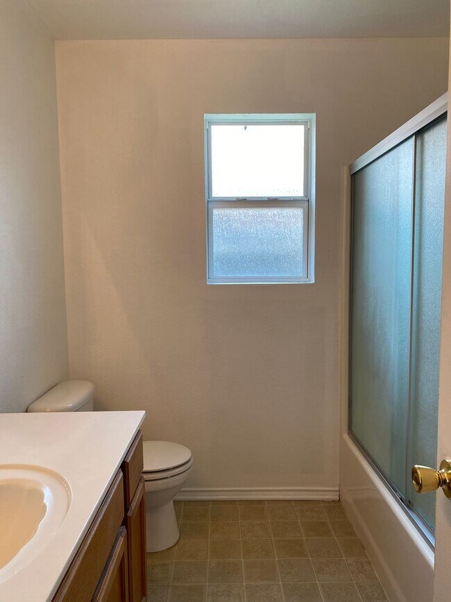 Building Photo - 1809 Liberty Hill Dr