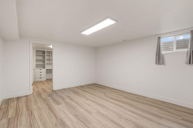 Building Photo - Basement Apartment Near SUU and Cedar High School