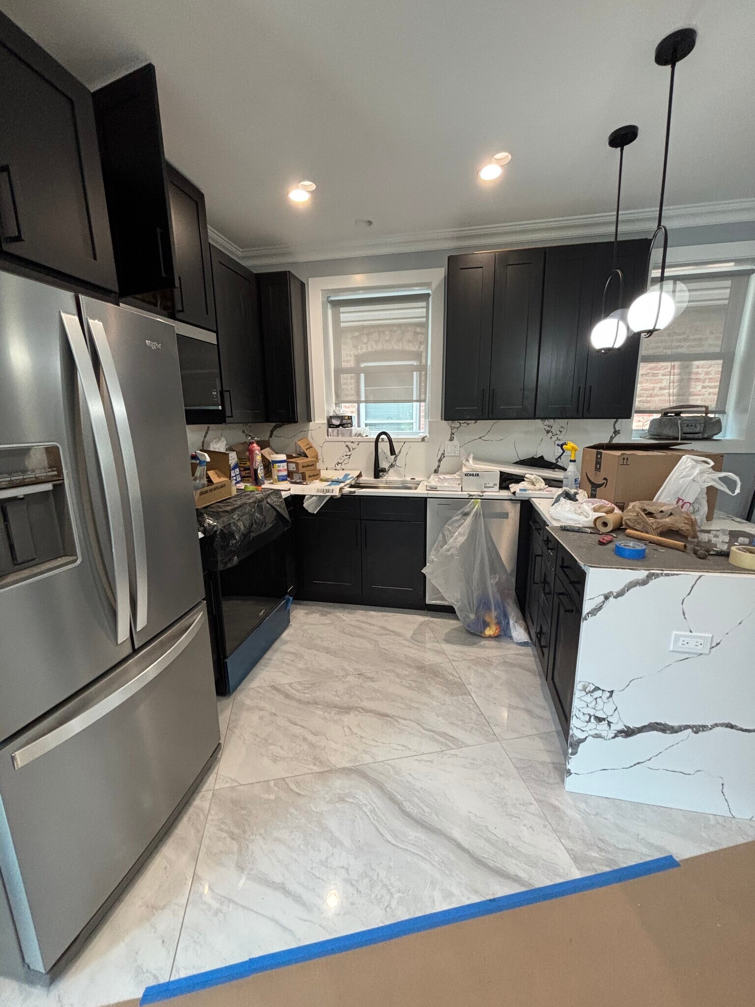 Building Photo - 713 W 19th Pl