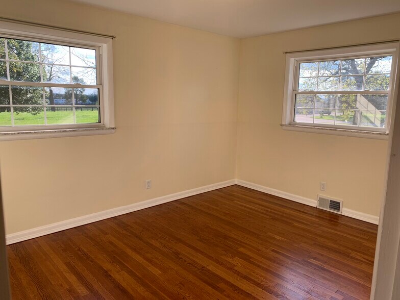 Building Photo - 2900 Newtown Pike