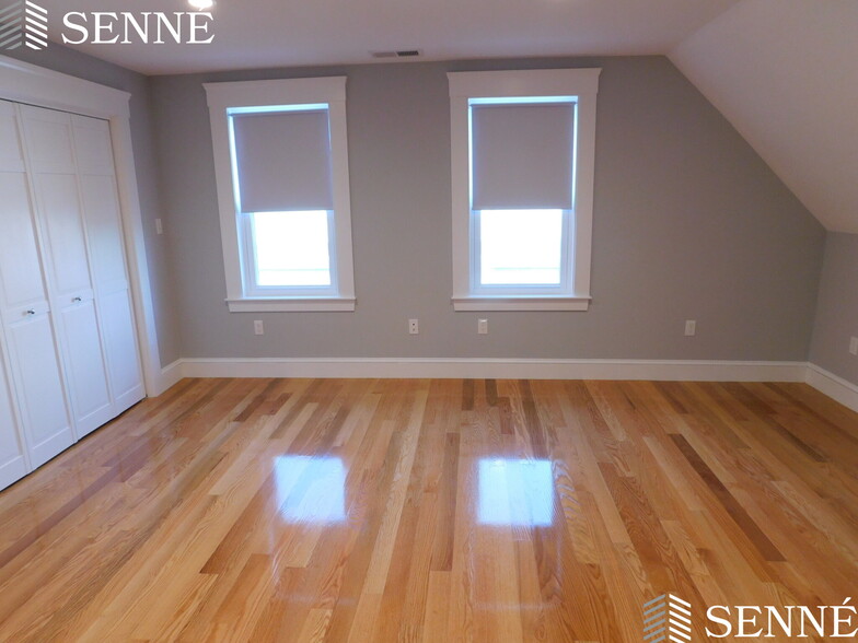Building Photo - 26 Fenwick St