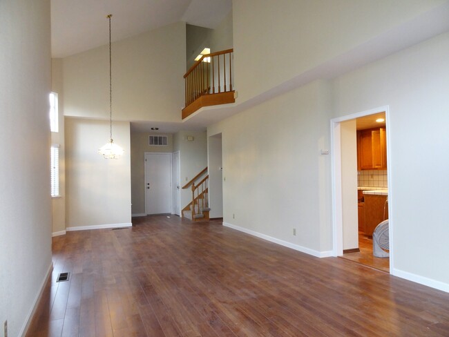Building Photo - 161 Lynx Ct