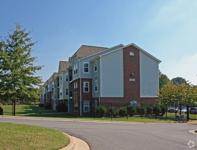 Building Photo - Center Stage Apartments