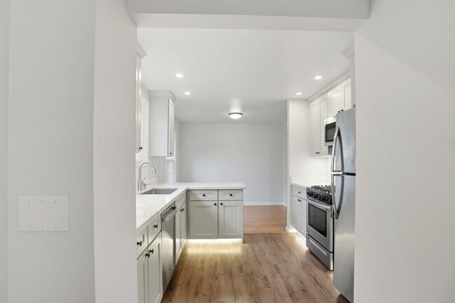 Building Photo - 251 C St