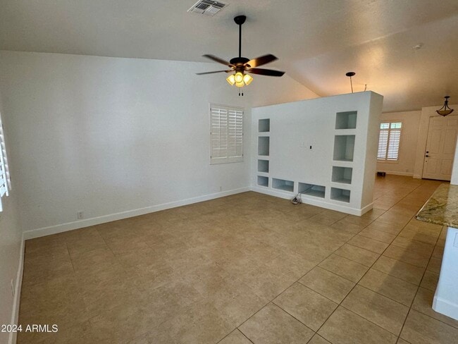 Building Photo - 1649 E Tradewind Ct