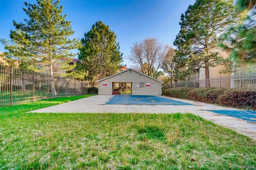 Building Photo - 14740 E Kentucky Dr