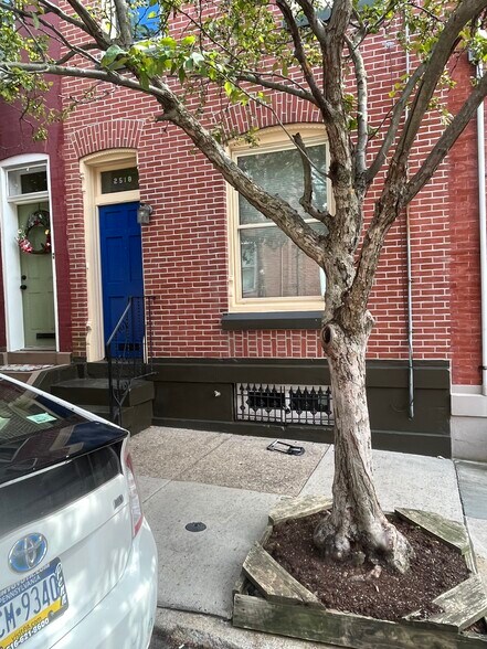 Building Photo - 2518 Meredith St