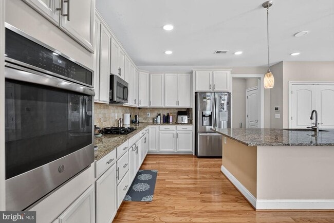 Building Photo - 23631 Glenmallie Ct