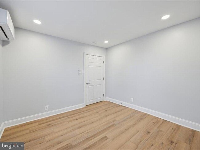 Building Photo - 2253 N Delhi St