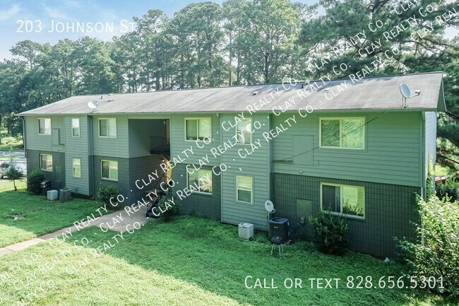 Building Photo - 203 Johnson St