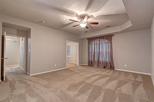 Building Photo - 2130 Autumn Fern Dr