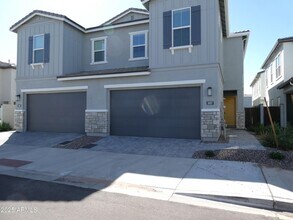 Building Photo - Large 3 Bedroom 2.5 Bath, Arabella Scottsd...