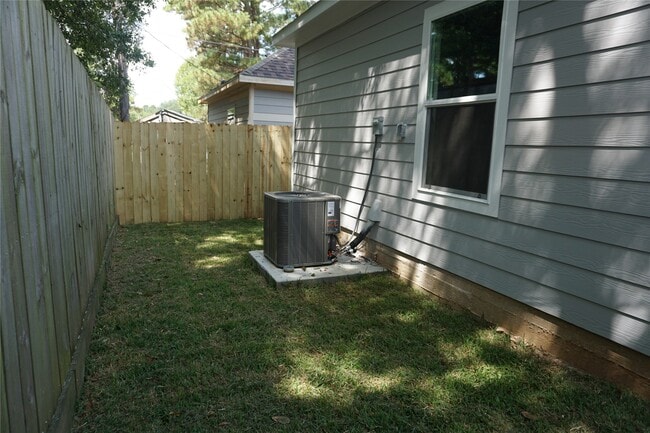 Building Photo - 9583 Darkwood St