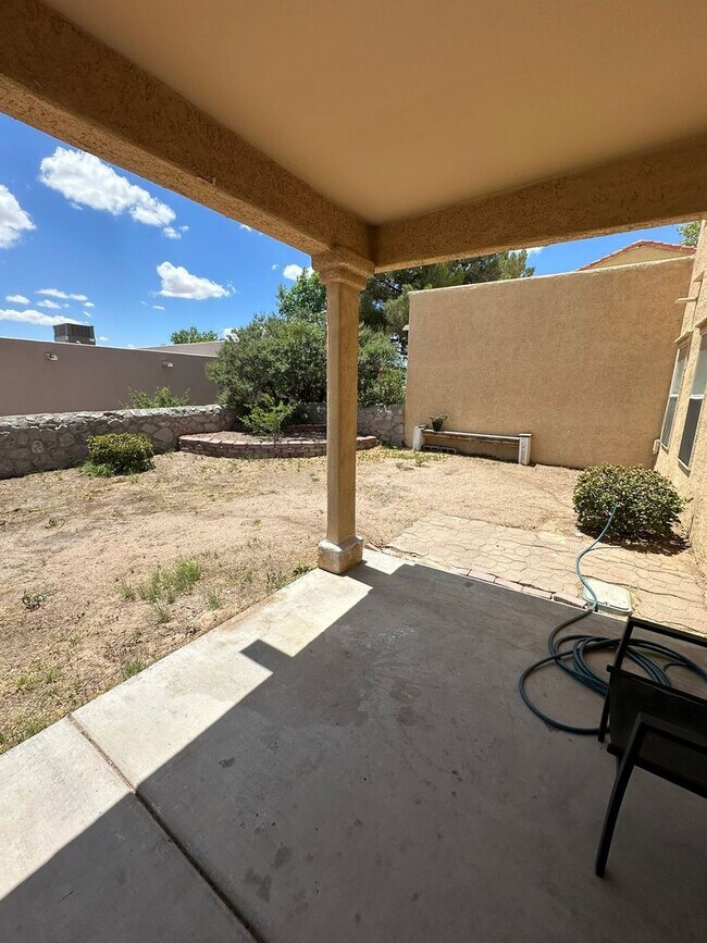 Building Photo - 3503 Northpointe Dr
