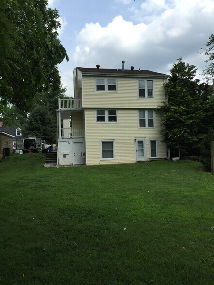 Back view - 505 Hawke St