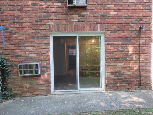 Building Photo - 31831 Grand River Ave