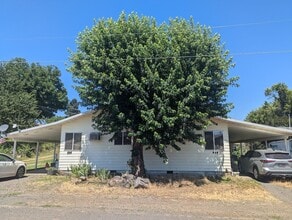 Building Photo - Brown Kamiah A/B (BKA/BKB)