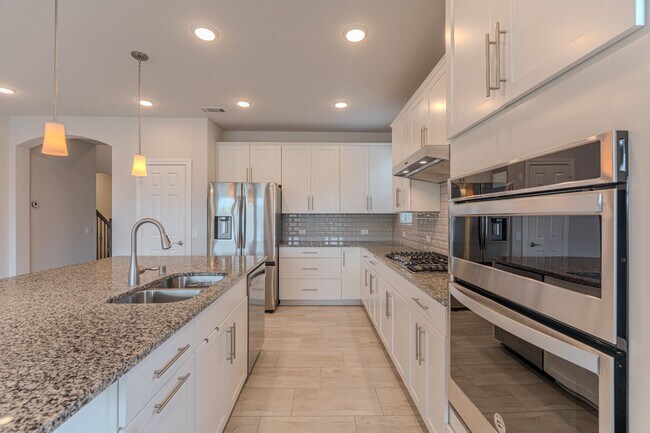 Building Photo - 59 Pioneer Canyon Pl