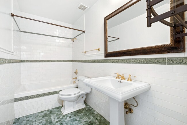 Building Photo - 2450 E Del Mar Blvd