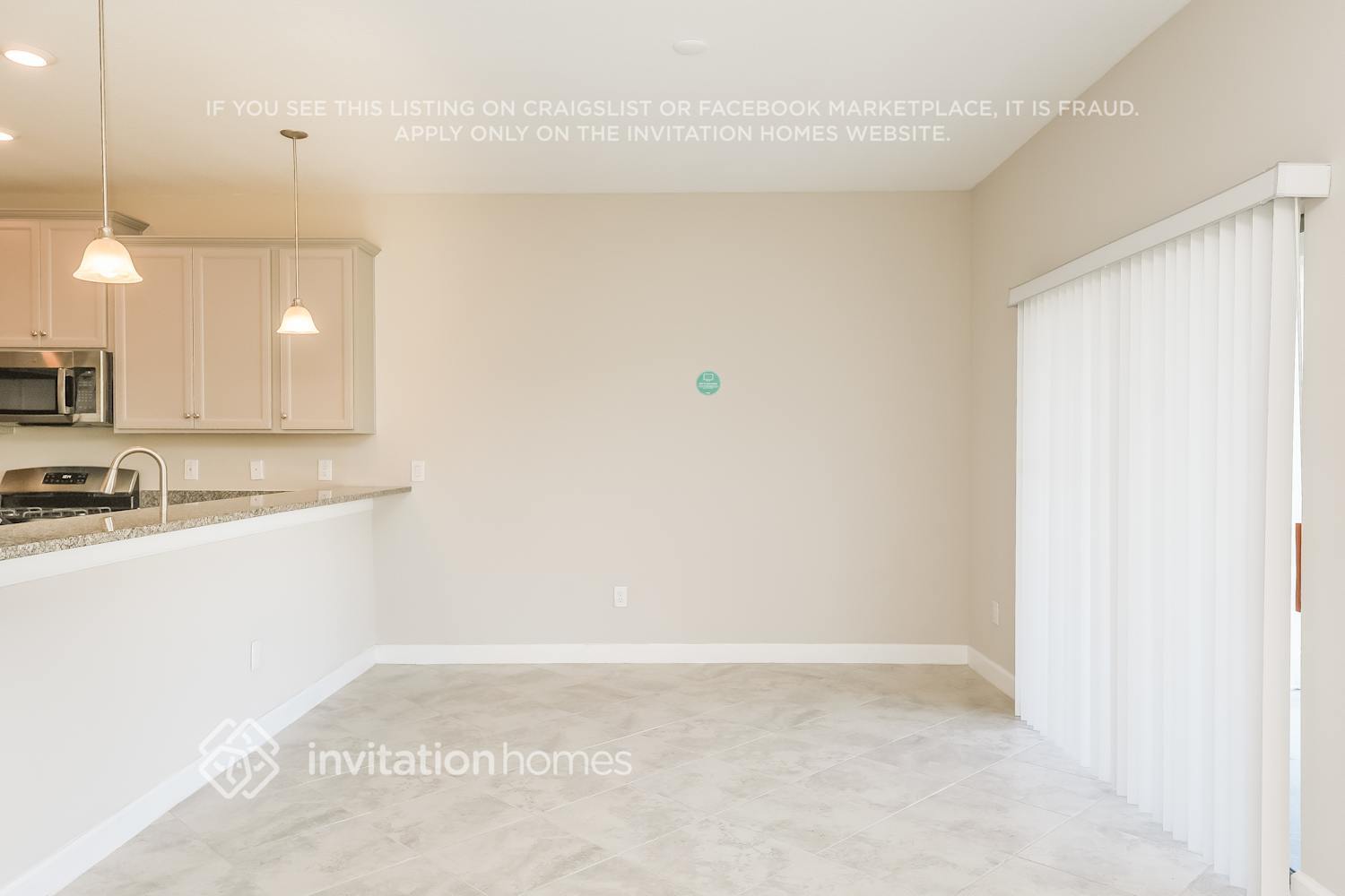 Building Photo - 2900 Coach Manors Way