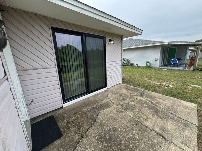 Building Photo - Gulf Breeze - Greenbriar Estates - 2 bedro...