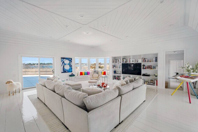 Building Photo - 64 West End Rd