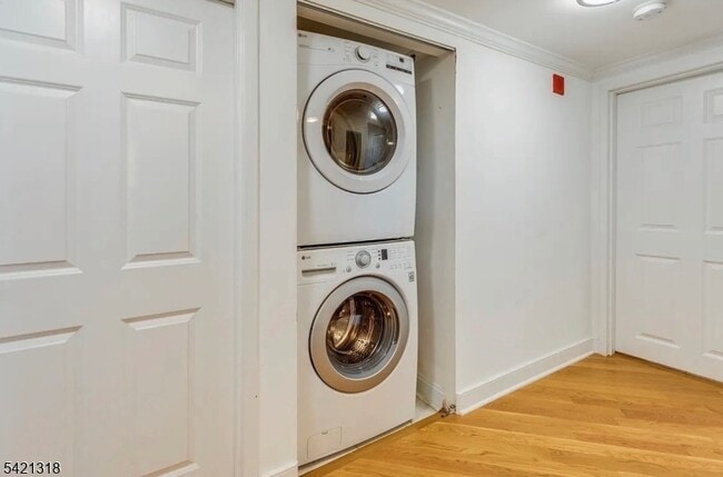 Building Photo - 100 Old Palisade Rd