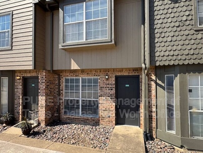 Primary Photo - 4004 W Pioneer Dr