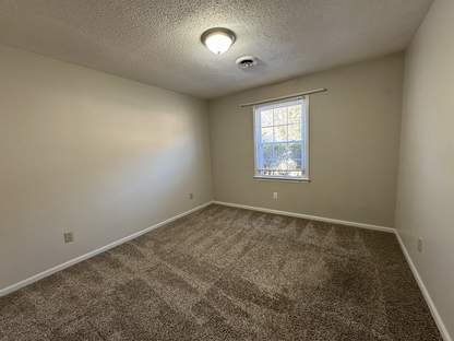 Building Photo - Nice 2 Bedroom, 2 Bath Duplex-116 Pine Crest Drive