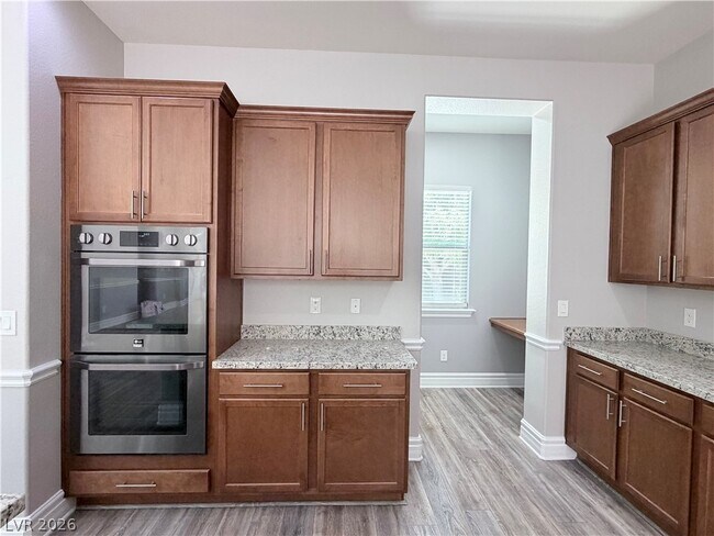 Building Photo - 9936 Wildhorse Cyn Ave