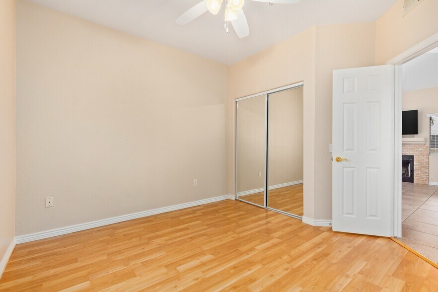 Building Photo - 15050 N Thompson Peak Pkwy
