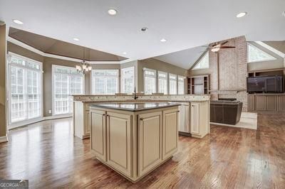 Building Photo - 9485 Nesbit Lakes Dr